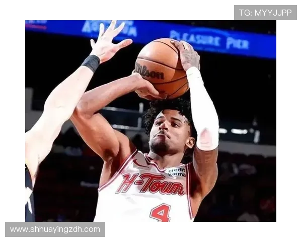 杰伦·格林单打制造空位，效率领先申京挡拆